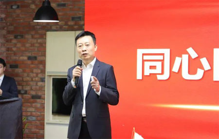 ��һ�˶���HMI���ƶ������ˣ���ѹ�ŷ���������ֻ��������ƴ��壬PLC����Ƶ�������ˣ�������������